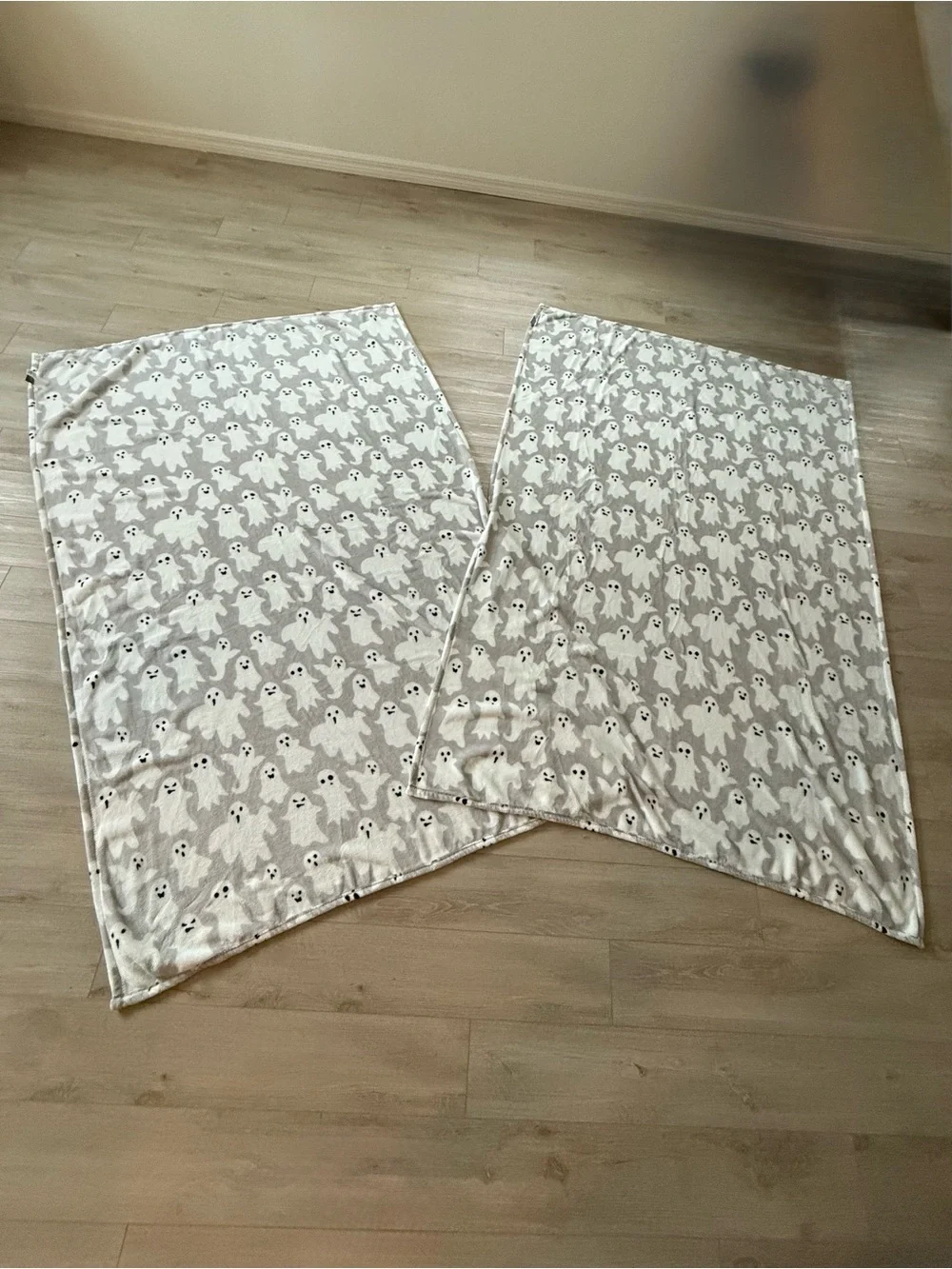 2x Viral HomeGoods x Berkshire Blanket & Home Co. Gray Ghost Throw Blankets